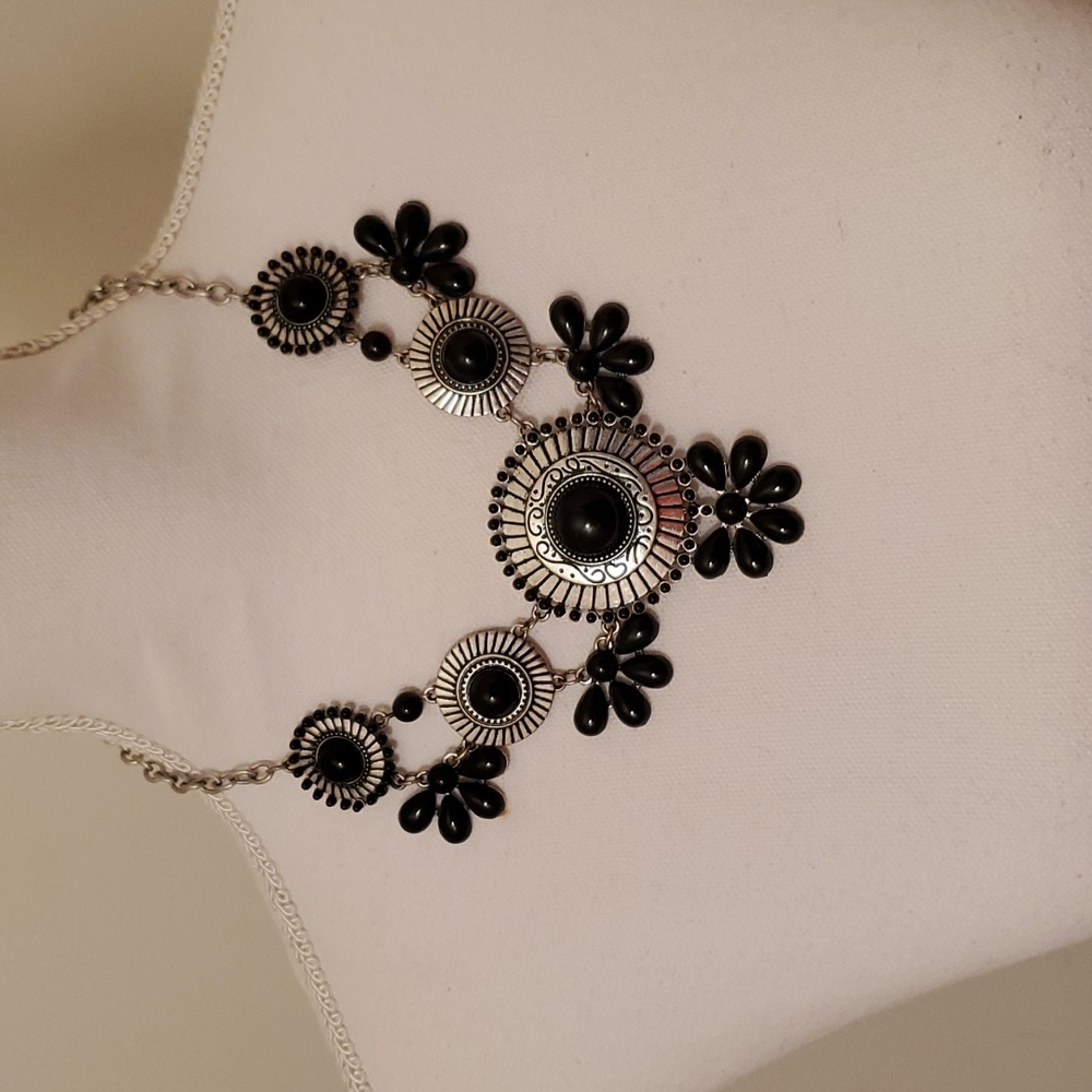 Black and Silver Toned Maurices Statement Necklace (Squash Blossom) Pattern.